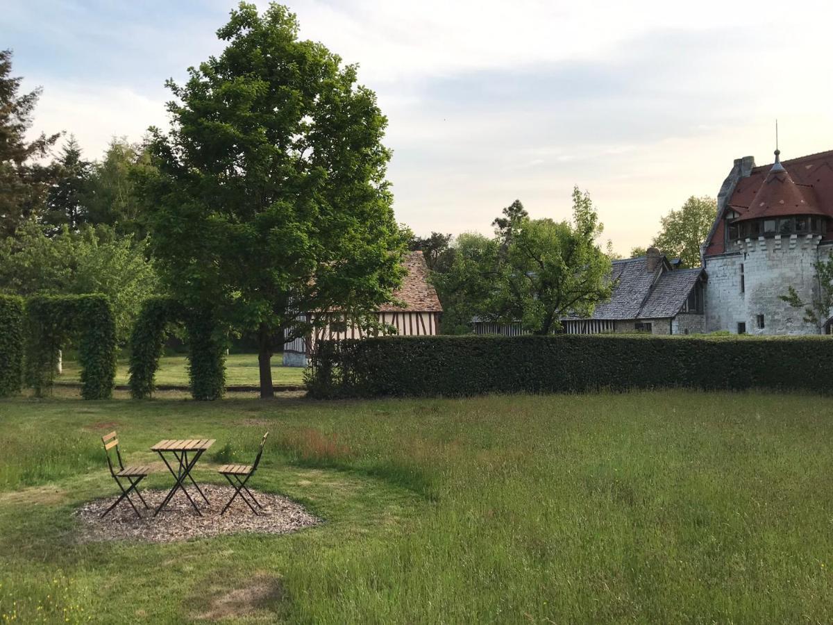 Manoir de l'Aumônerie Saint-Martin-de-Boscherville Exterior foto